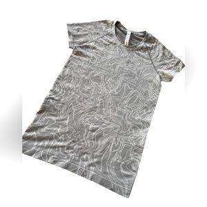 Lululemon tee shirt gray pattern size 6